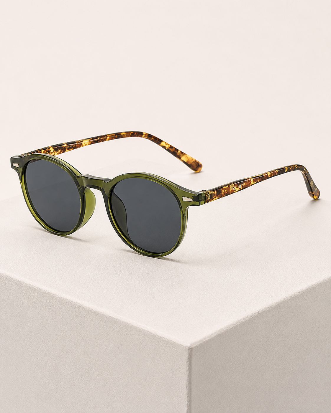 Amoire Round Sunglasses